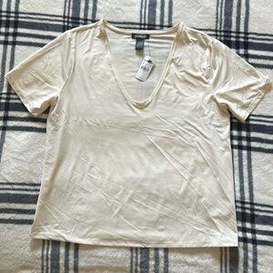Express cream silky stretchy v neck flowy tshirt blouse size small